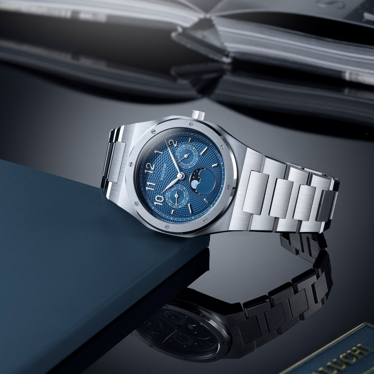 Dual Calendar 40mm – Classic Elegance with Smart Functionality